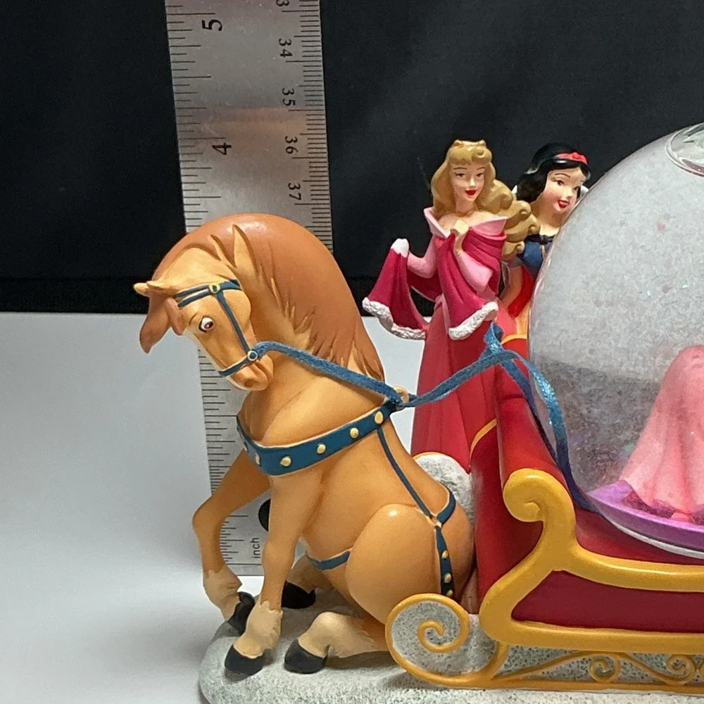 Disney Princess Christmas Sleigh Ride Snow Globe 2003 Rare Vintage